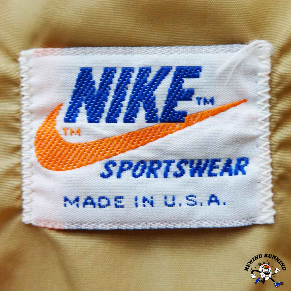 Nike Vintage 70s 80s Men’s Small Windbreaker Gold Off-White Made in USA Label