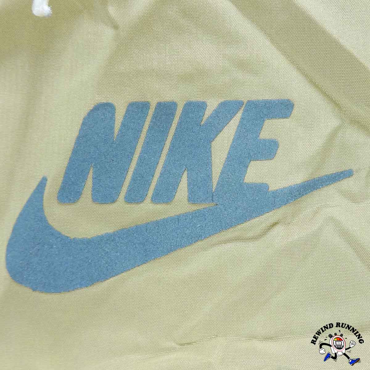 Nike Vintage 70s 80s Men’s Small Windbreaker Gold Off-White Made in USA Nike Swoosh Logo