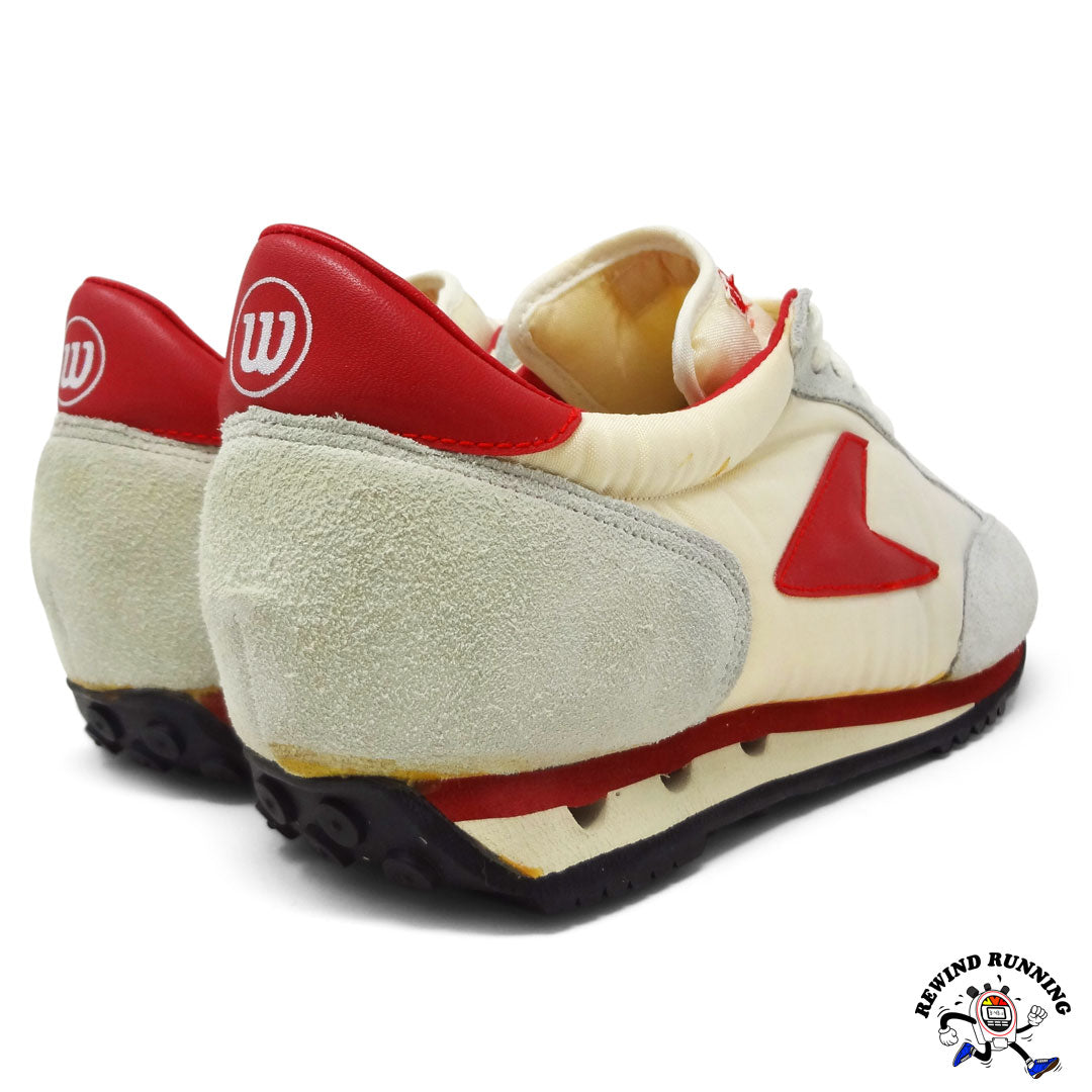 Wilson Bata Deadstock Vintage 70s 80s Running Shoes Sneakers Men's Size 10.5 Rear 3-4